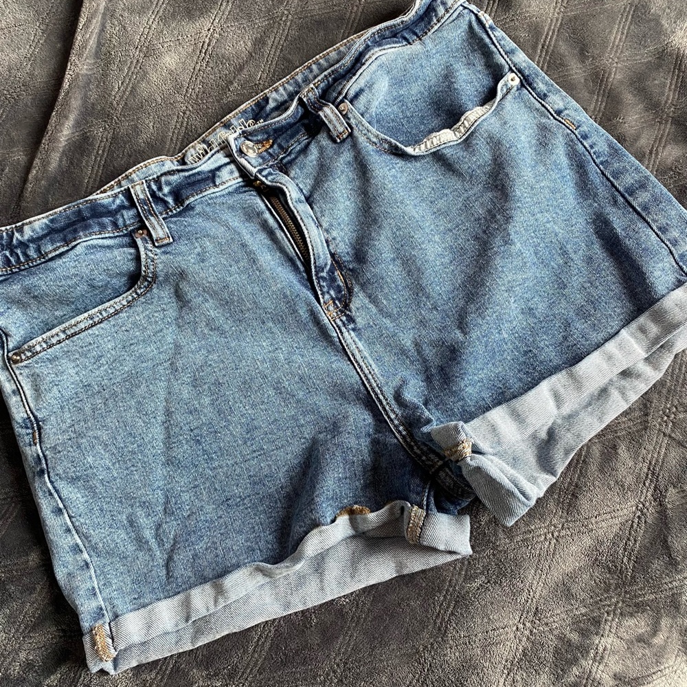 Wild Fable Jean Shorts Size 18 Never Worn